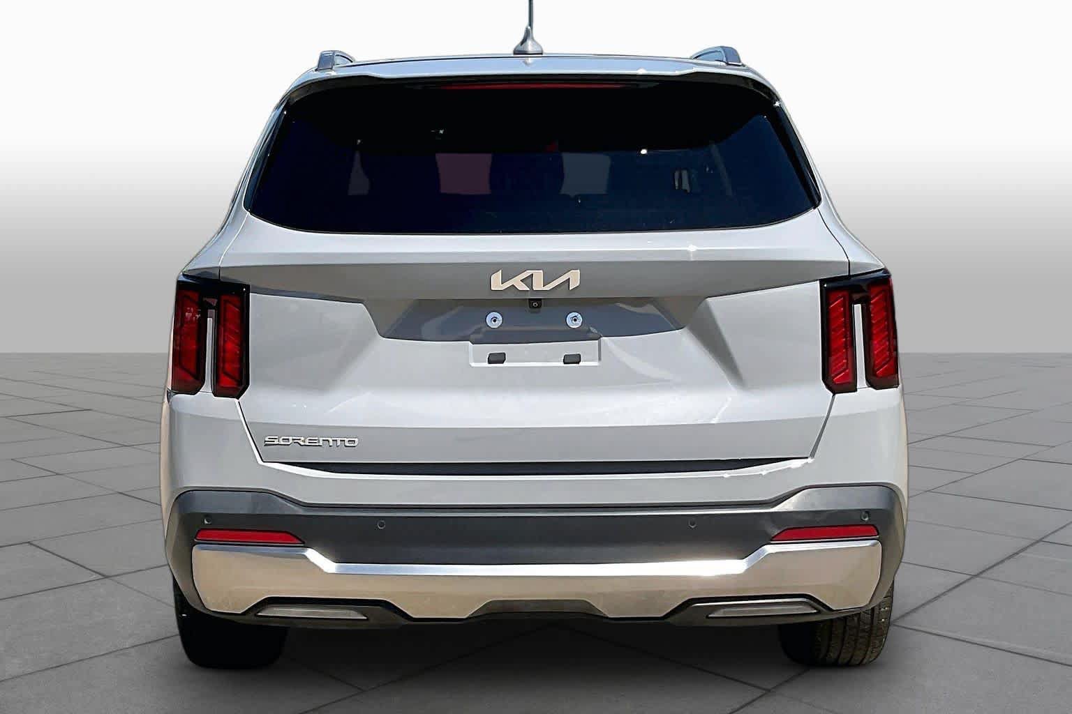 Used 2025 Kia Sorento S w/ Panoramic Sunroof Package FWD image 5