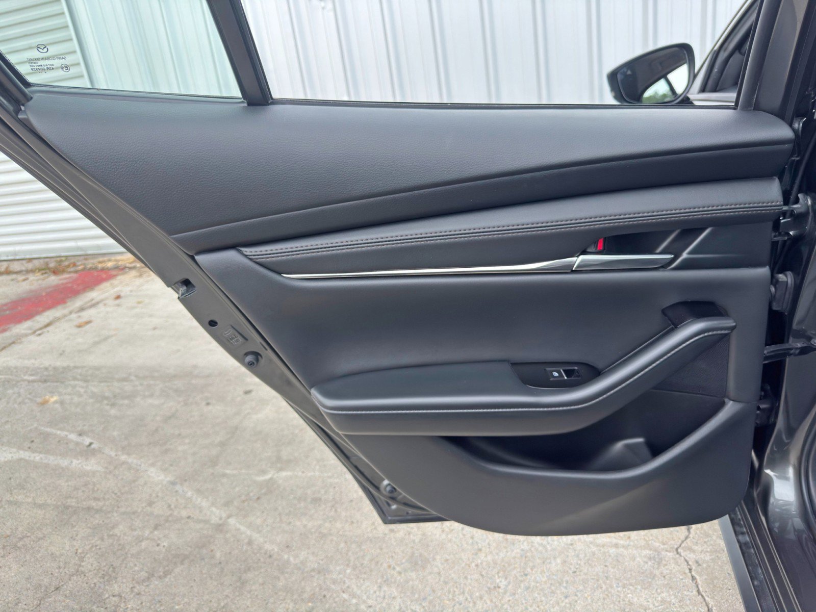 Used 2025 MAZDA MAZDA3 s image 38