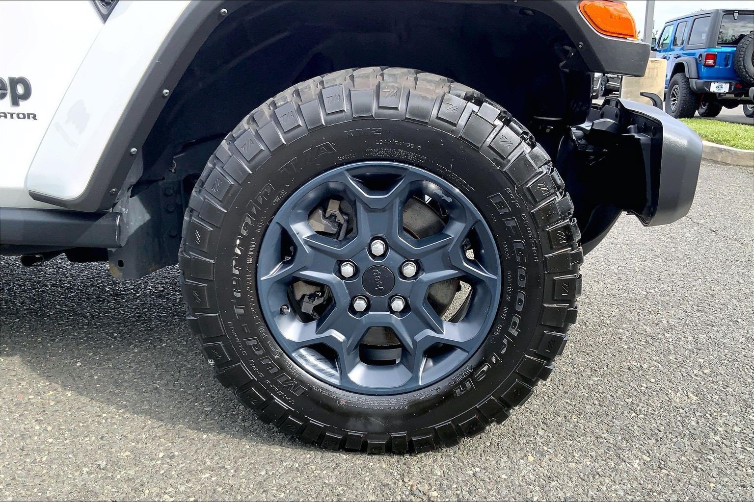 Certified 2023 Jeep Gladiator Overland AWD/4WD image 9