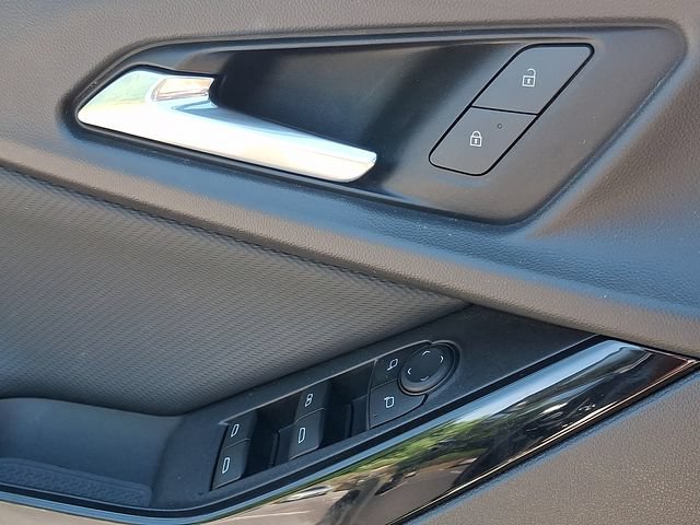 Used 2025 Chevrolet Equinox LT AWD/4WD image 17