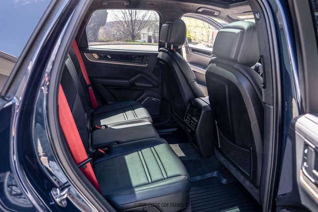 Used 2024 Porsche Cayenne S image 49