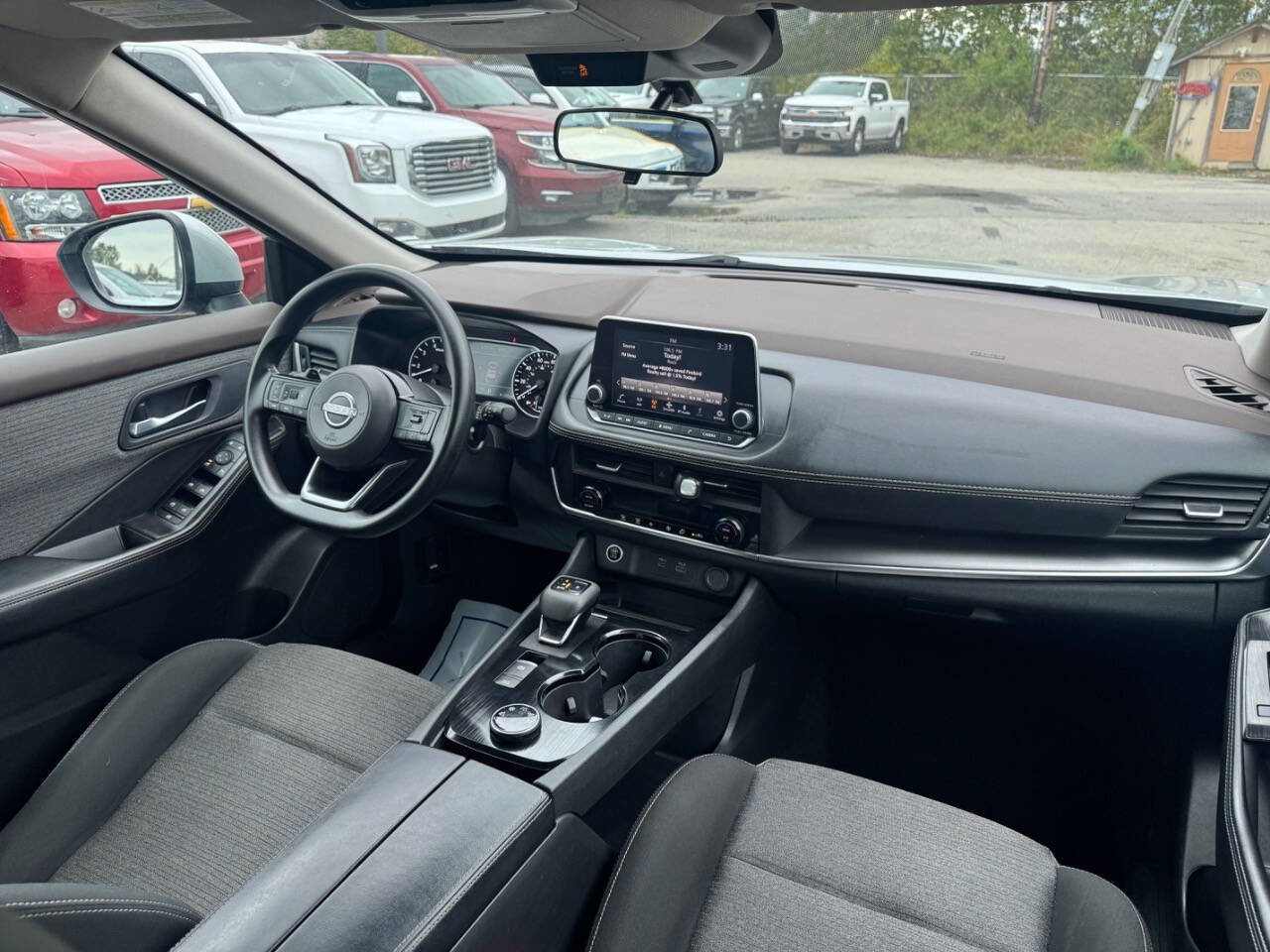 Used 2023 Nissan Rogue SV image 12