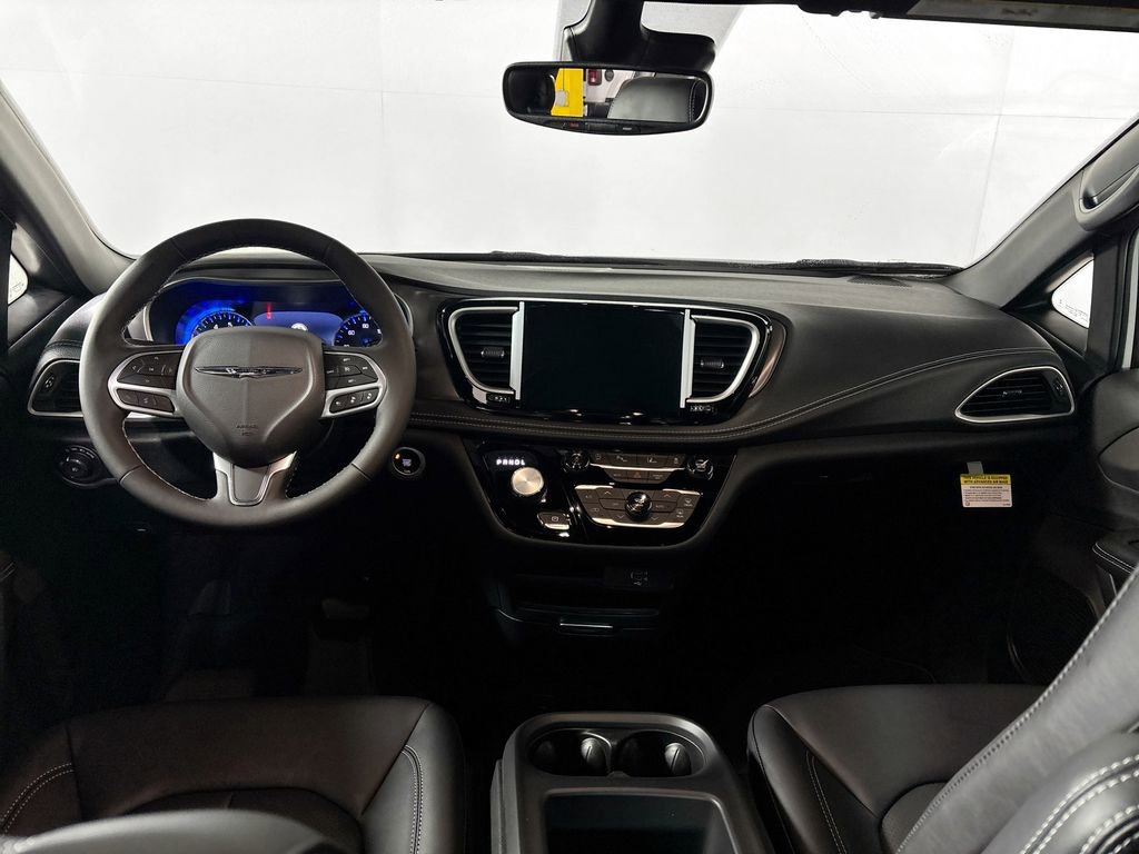 New 2026 Chrysler Pacifica Select AWD/4WD image 12
