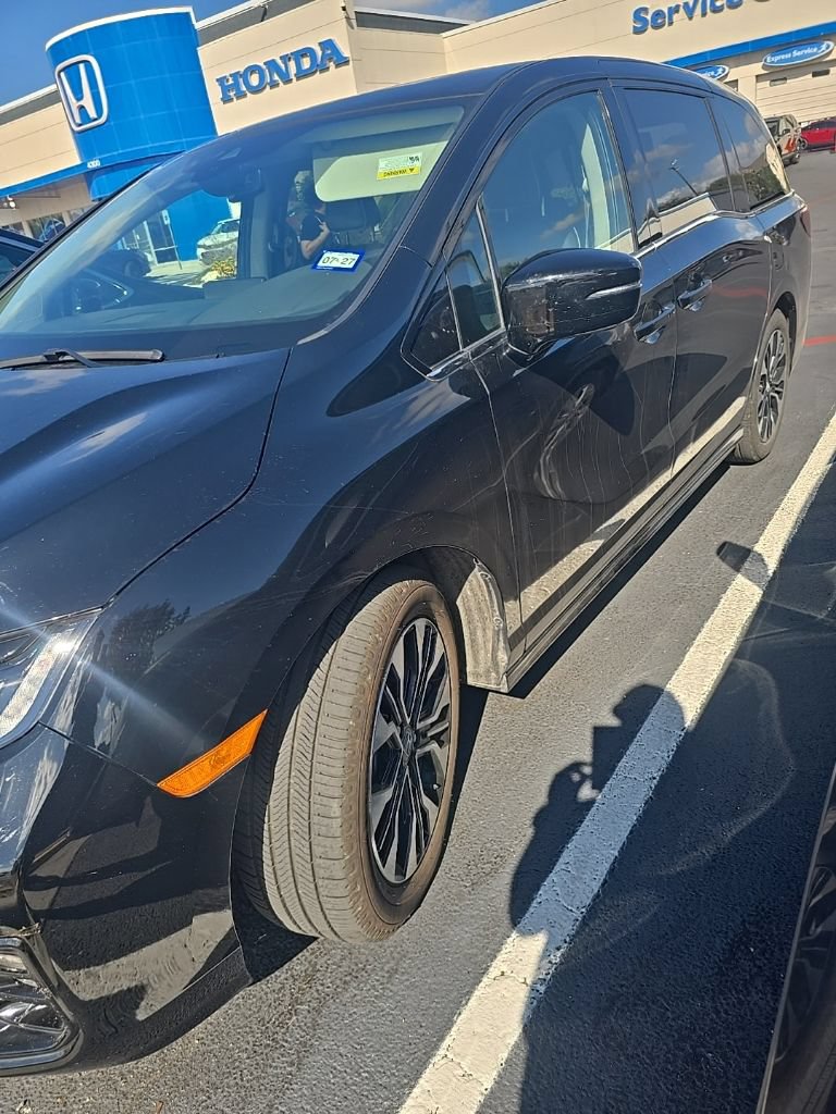 Used 2025 Honda Odyssey Elite image 5