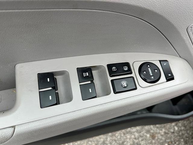 Used 2018 Hyundai Elantra SE image 15