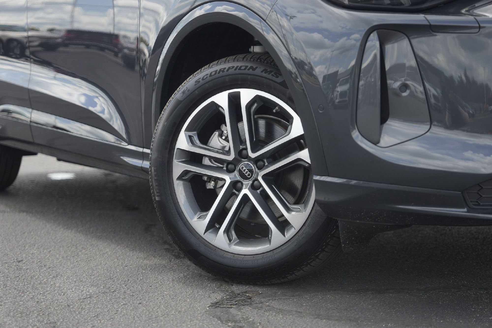 New 2025 Audi Q5 Premium image 2