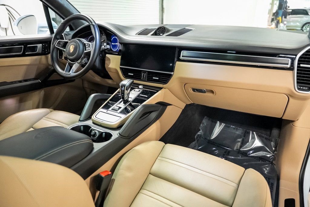 Used 2022 Porsche Cayenne GTS image 61