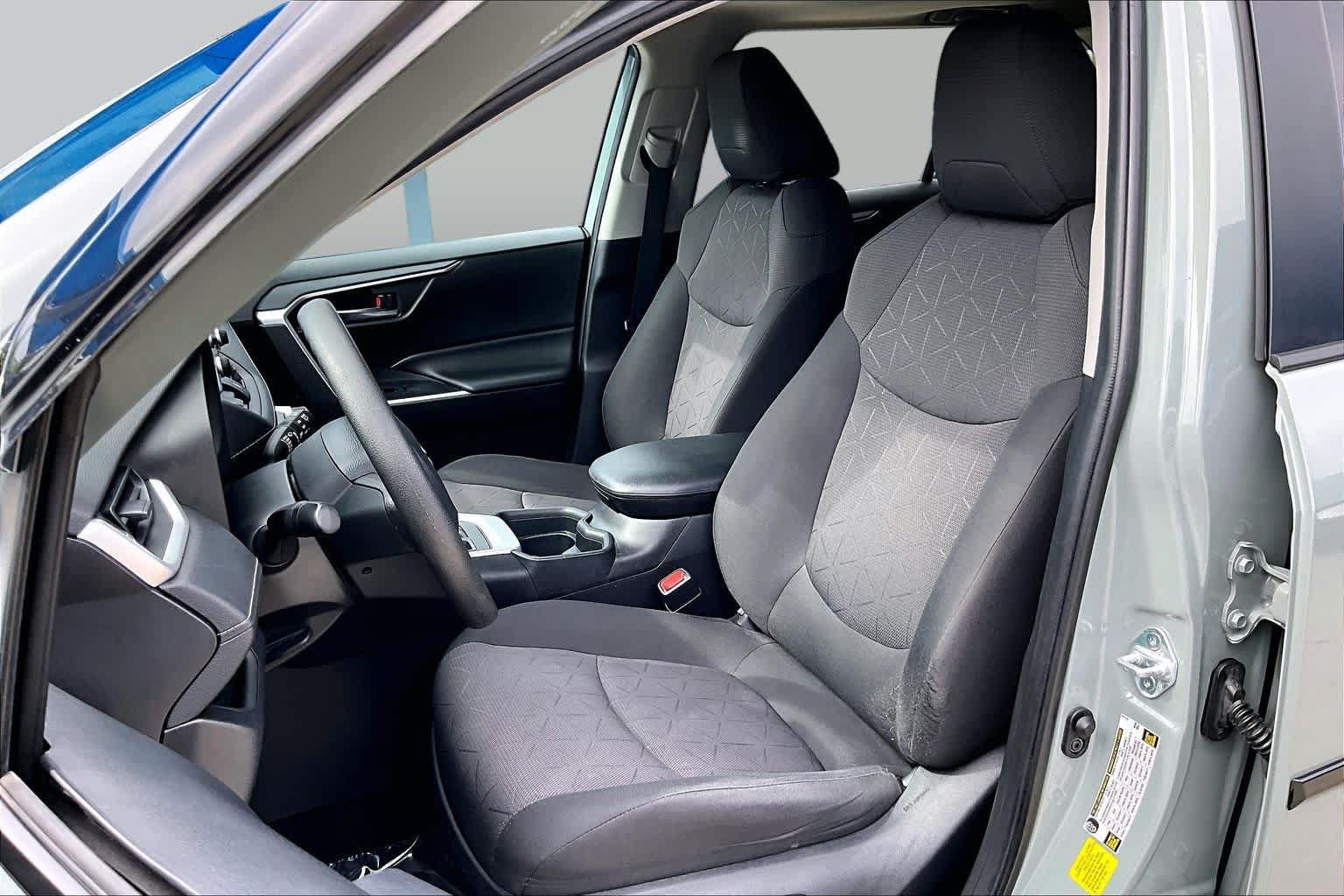 Used 2019 Toyota RAV4 XLE FWD image 8