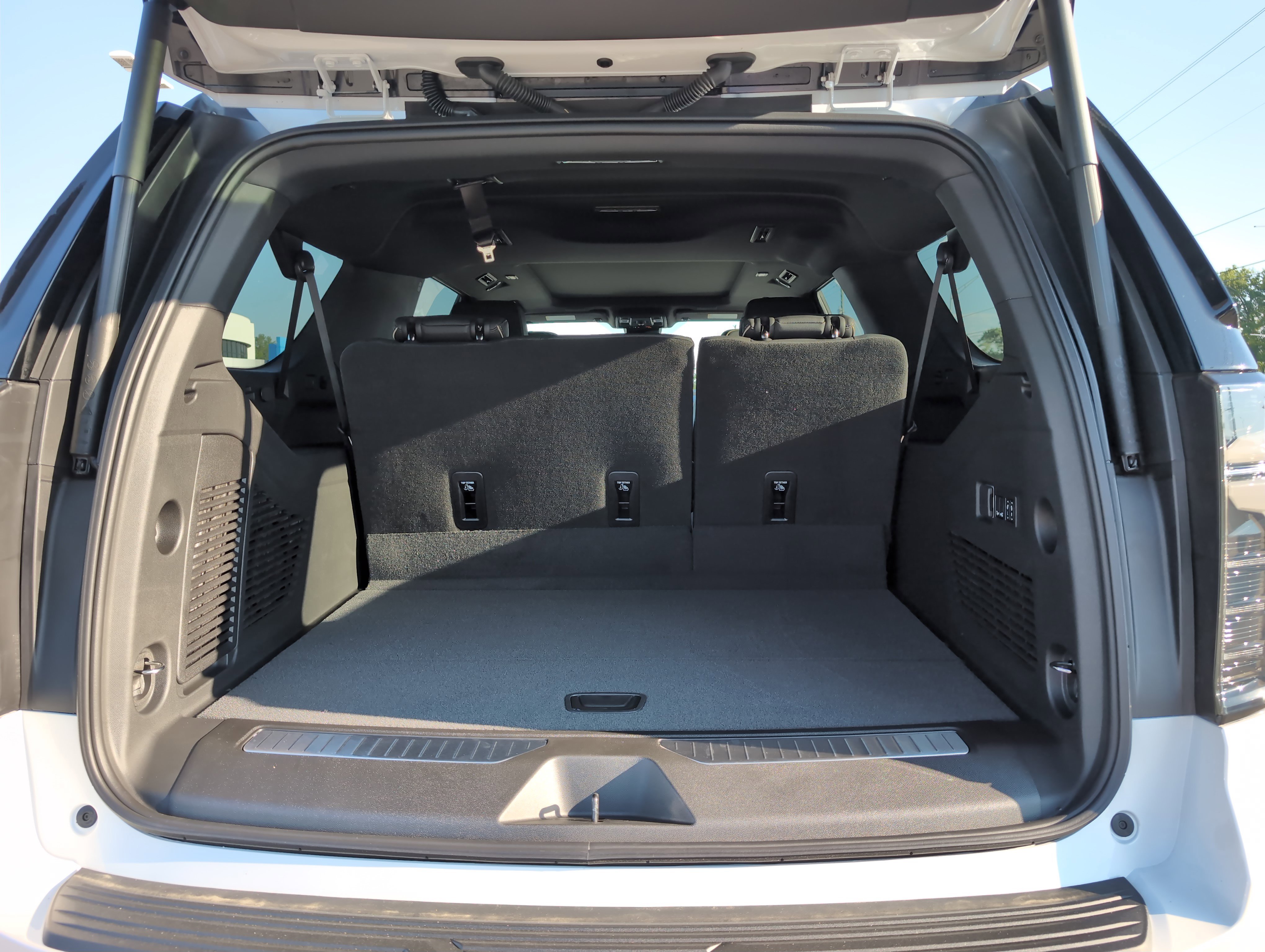 New 2025 Chevrolet Suburban Premier w/ Sun And Tow Package image 32