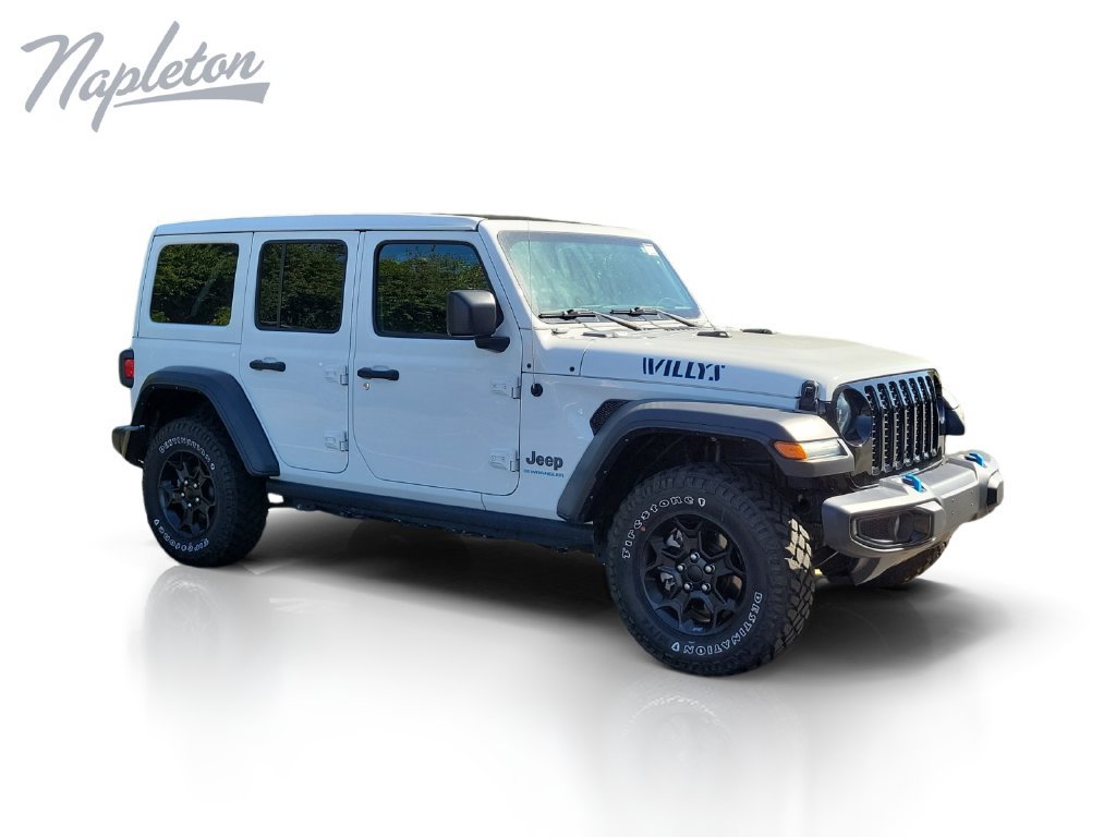 Used 2023 Jeep Wrangler Unlimited w/ Sun & Screen Package AWD/4WD image 8