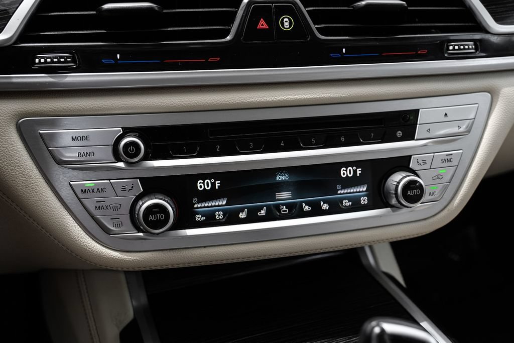 Used 2020 BMW 740i w/ Premium Package RWD image 26