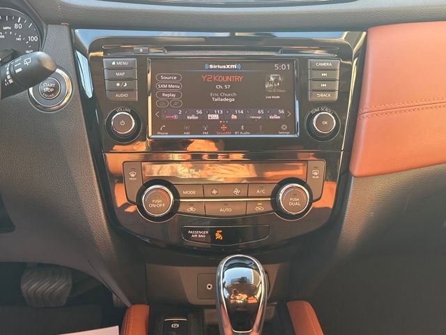 Used 2018 Nissan Rogue SL w/ Premium Package image 17