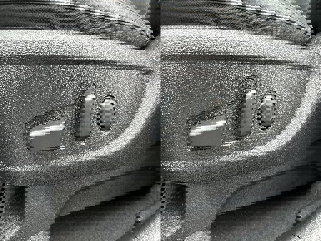 New 2025 Kia Telluride S image 21