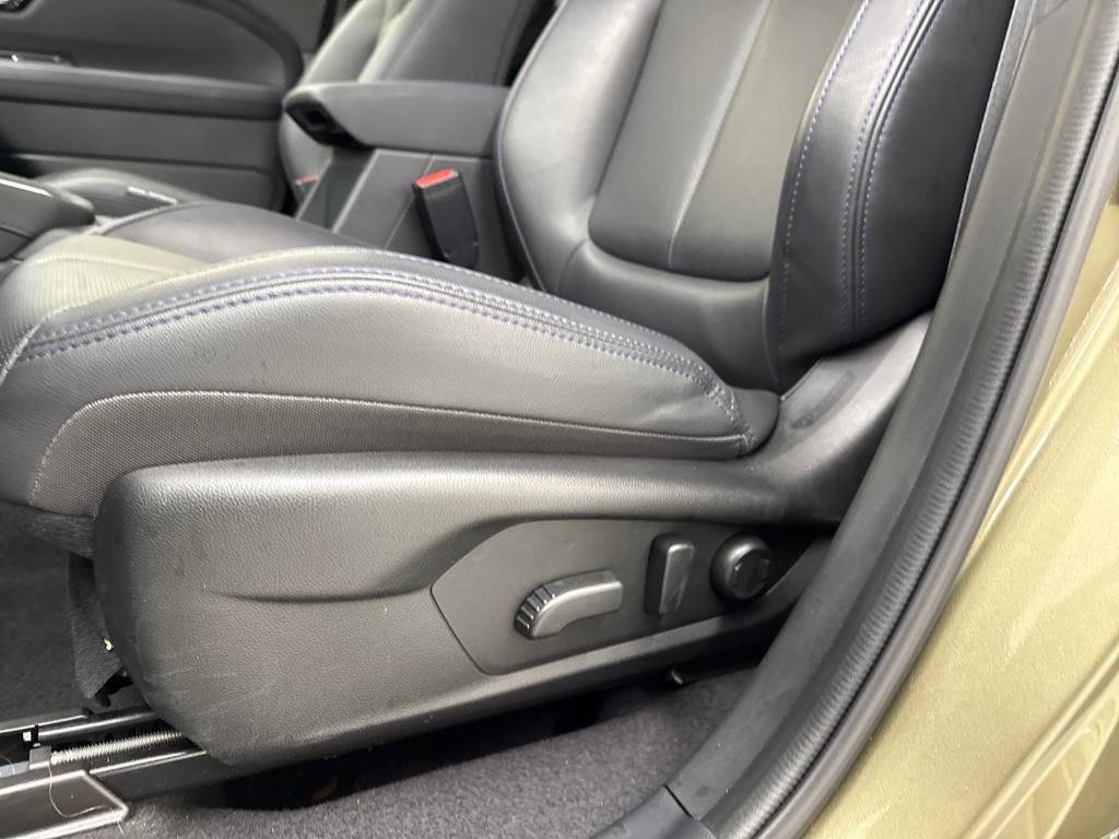 Used 2025 Subaru Forester Limited image 13