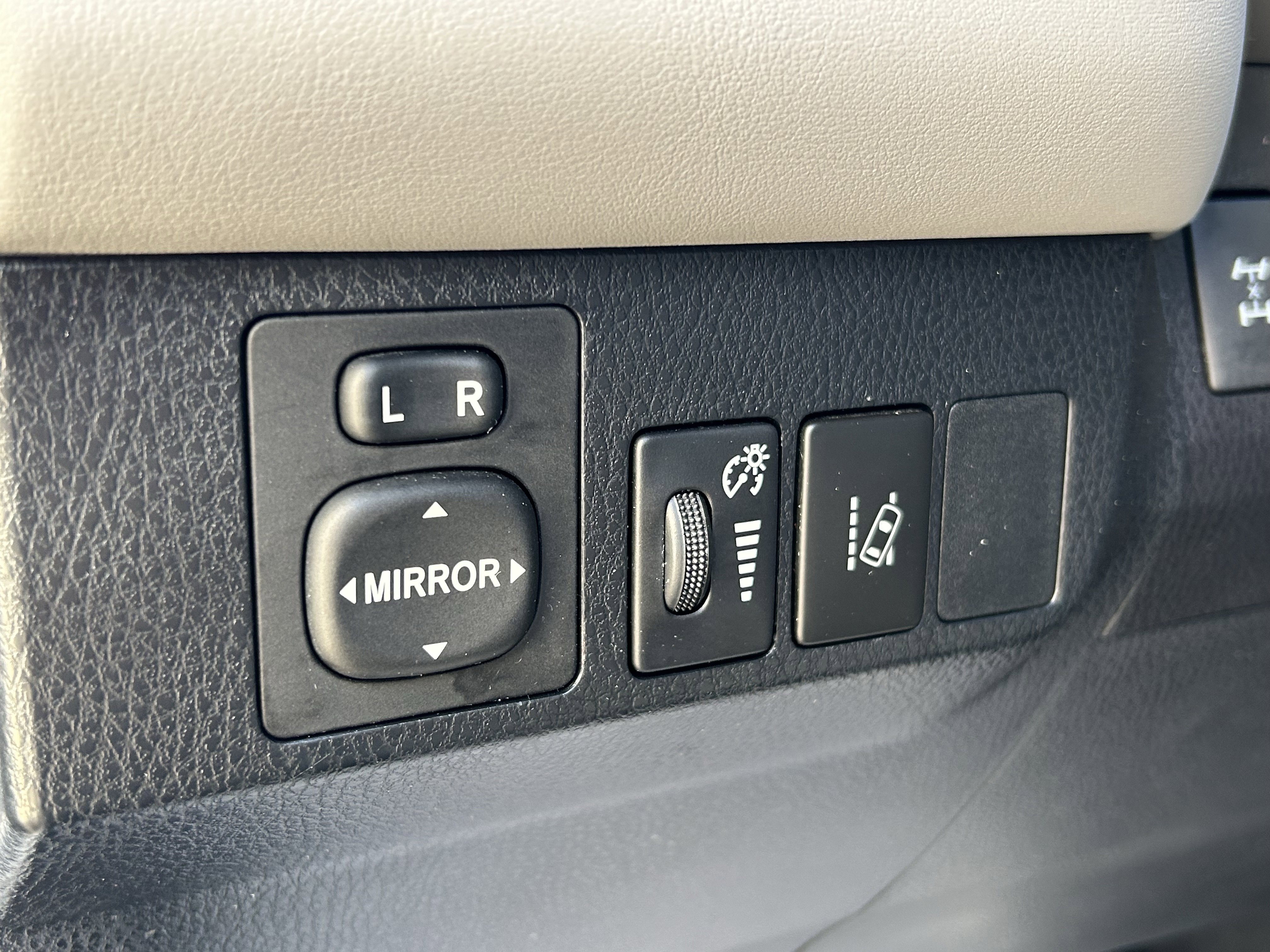 Certified 2018 Toyota RAV4 XLE image 15