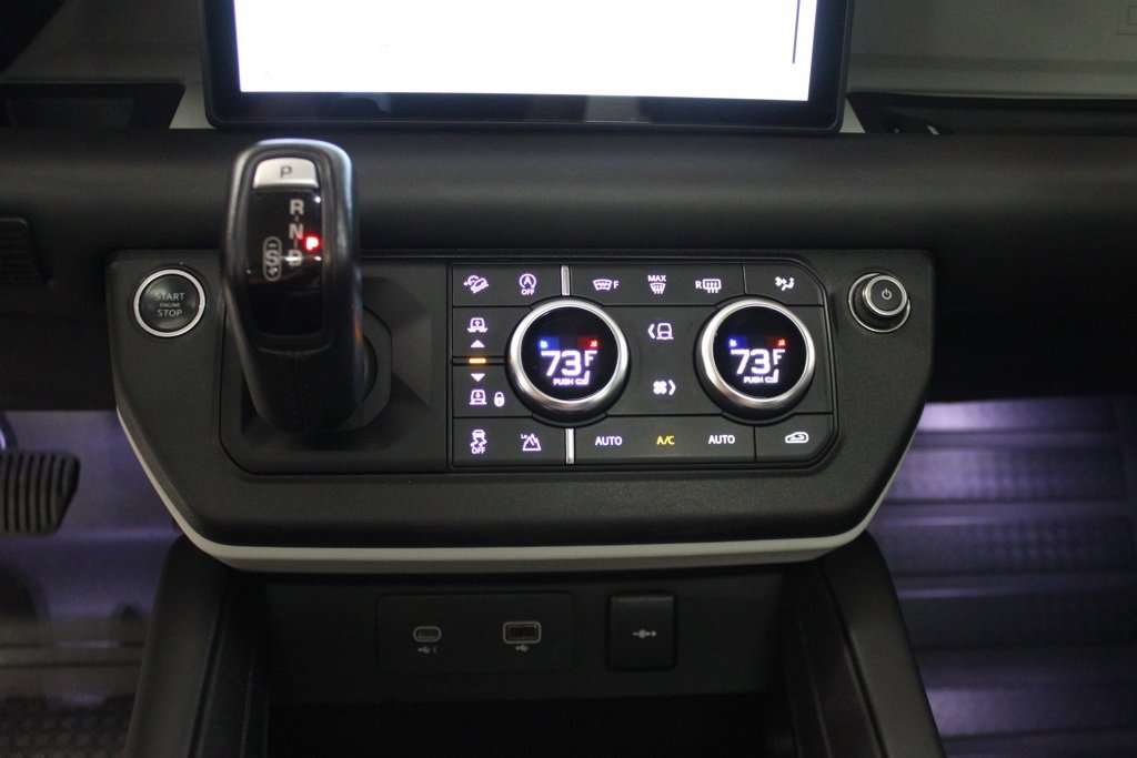 Used 2020 Land Rover Defender 110 HSE image 32