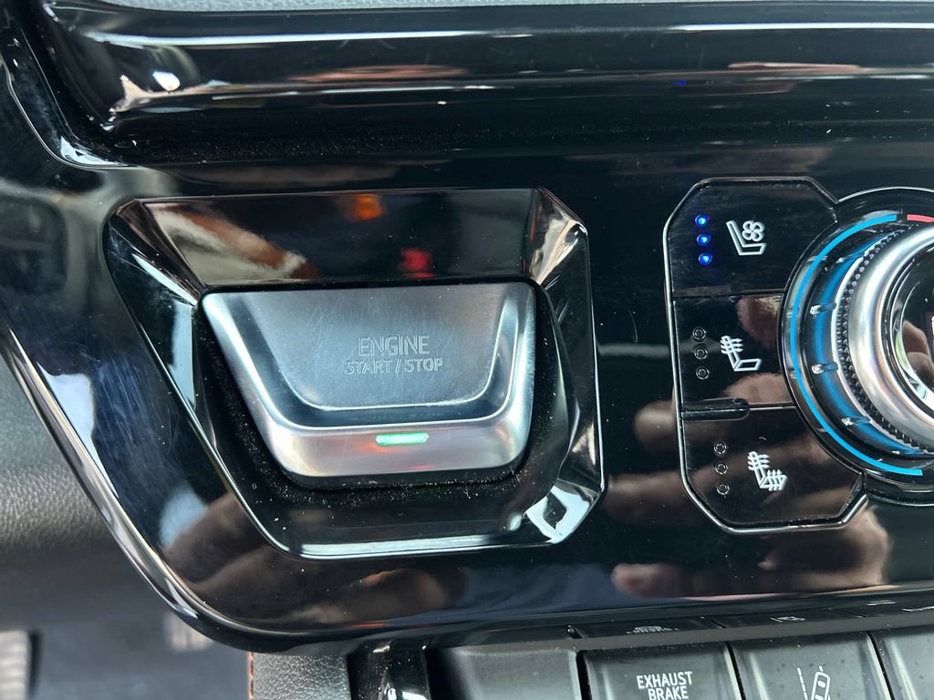Certified 2025 GMC Sierra 2500 AT4 AWD/4WD image 27