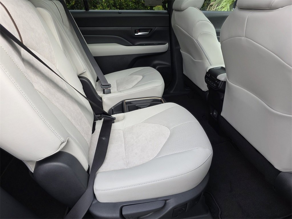 New 2026 Toyota Grand Highlander AWD Hybrid image 17