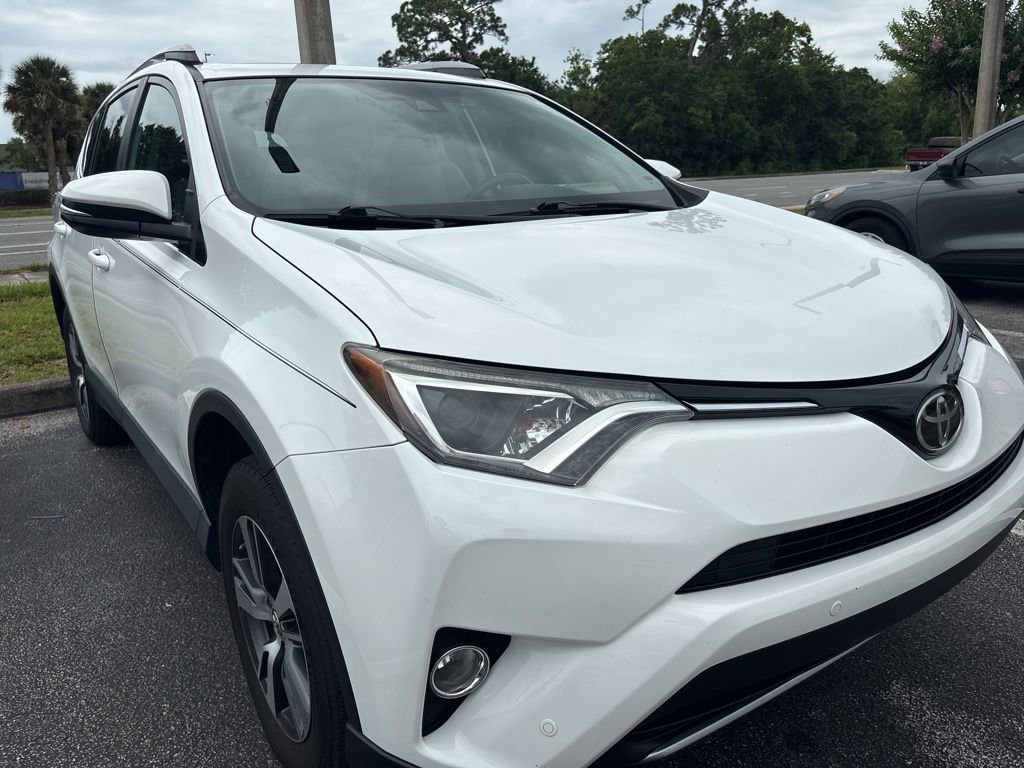 Used 2017 Toyota RAV4 XLE FWD image 3