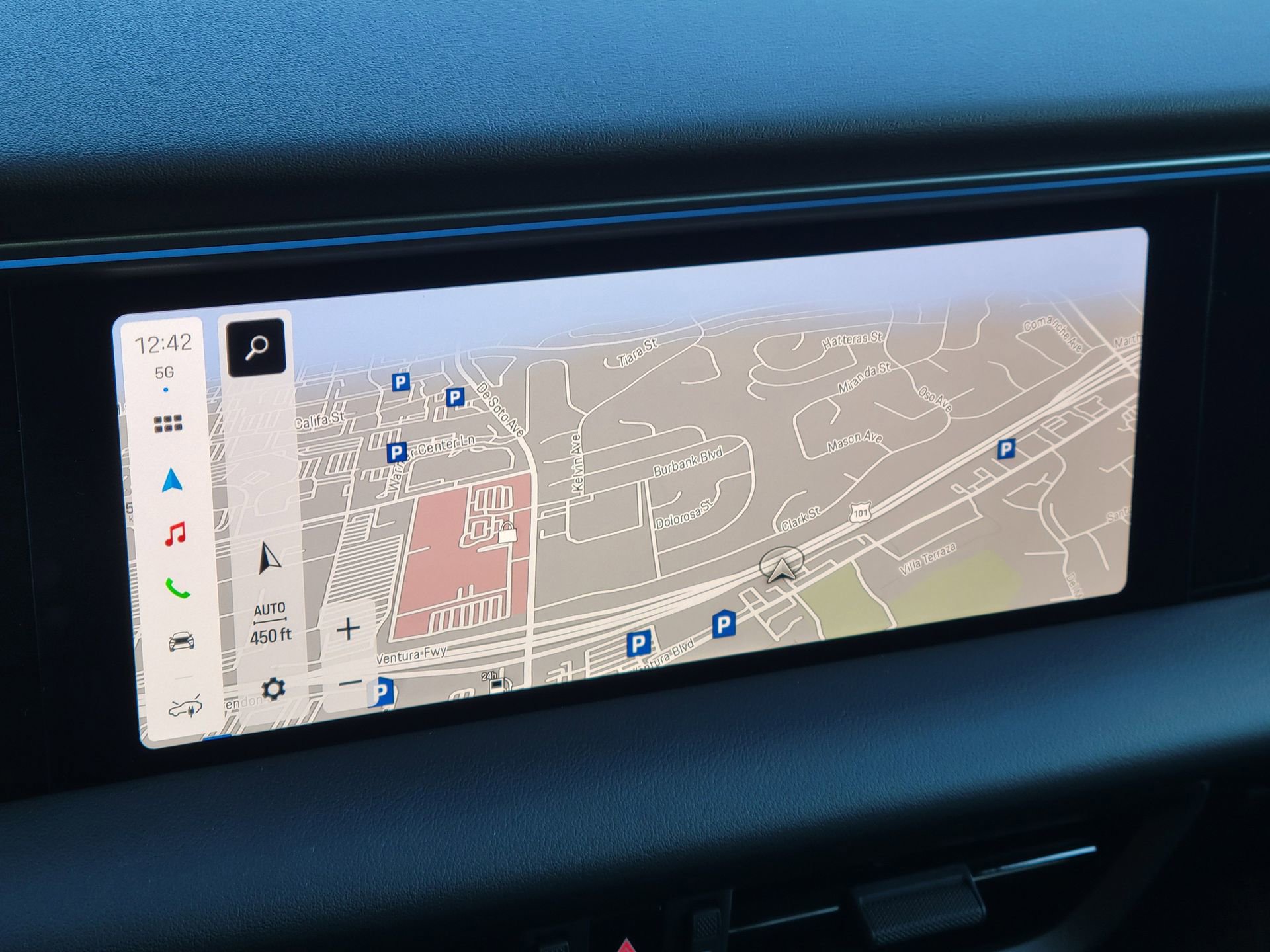 Used 2025 Porsche Macan Electric image 18