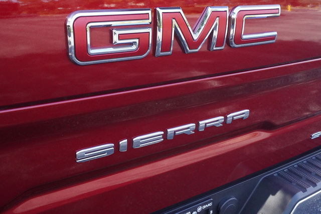 Used 2024 GMC Sierra 1500 SLT w/ SLT Premium Plus Package AWD/4WD image 41