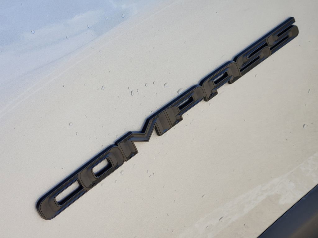 Used 2024 Jeep Compass Latitude w/ Convenience Group image 14