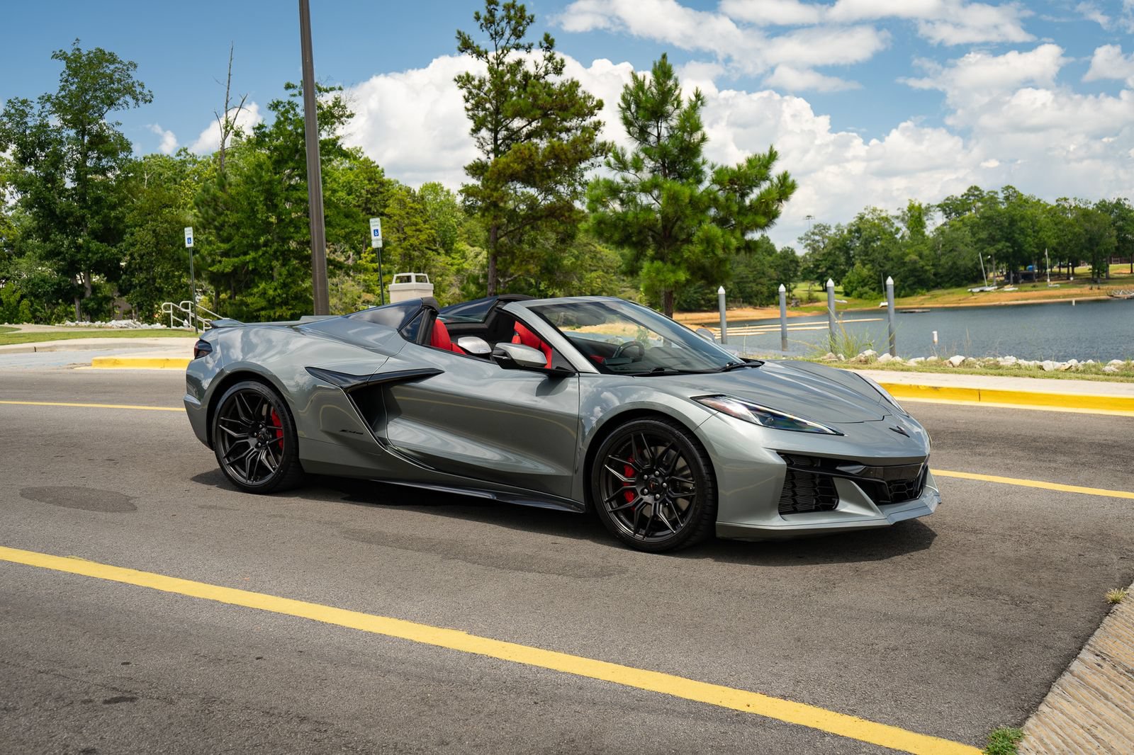Used 2023 Chevrolet Corvette Z06 RWD image 31