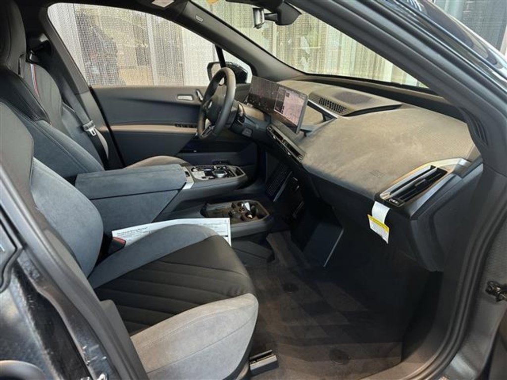 New 2026 BMW iX xDrive60 w/ M Sport Package image 15