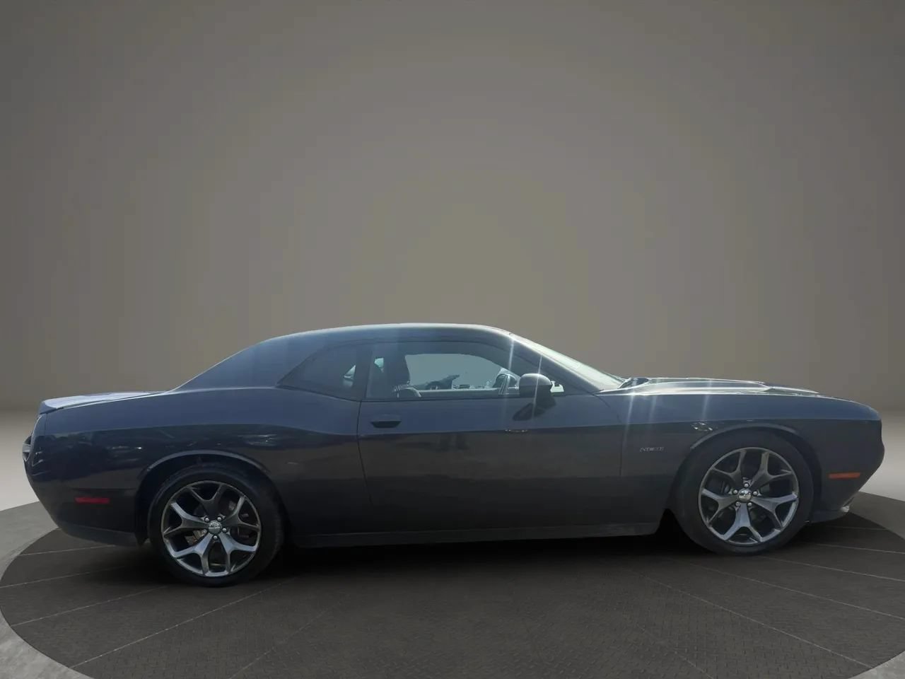 Used 2016 Dodge Challenger R/T w/ Sound Group RWD image 4