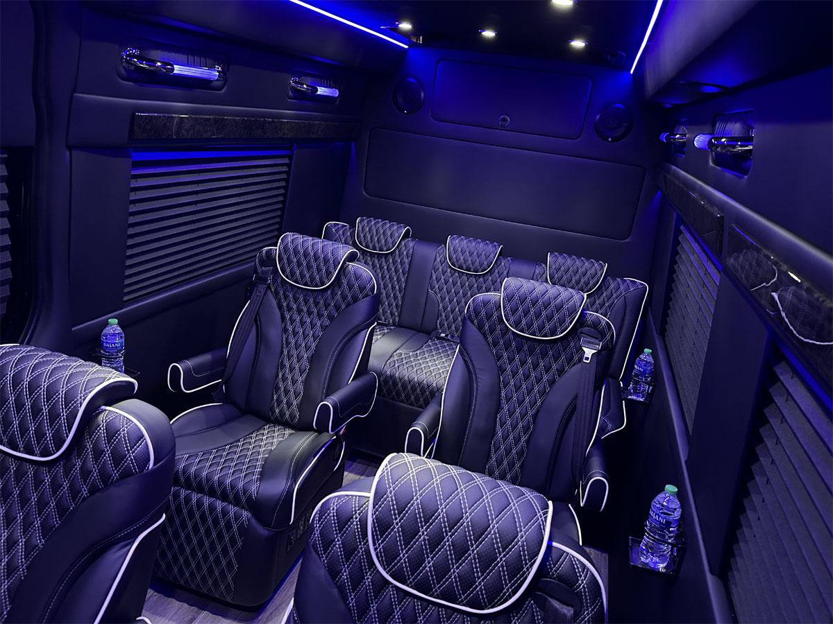 Used 2024 Mercedes-Benz Sprinter 3500 image 13