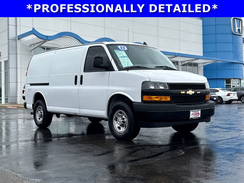 Used 2022 Chevrolet Express 2500 RWD image 3
