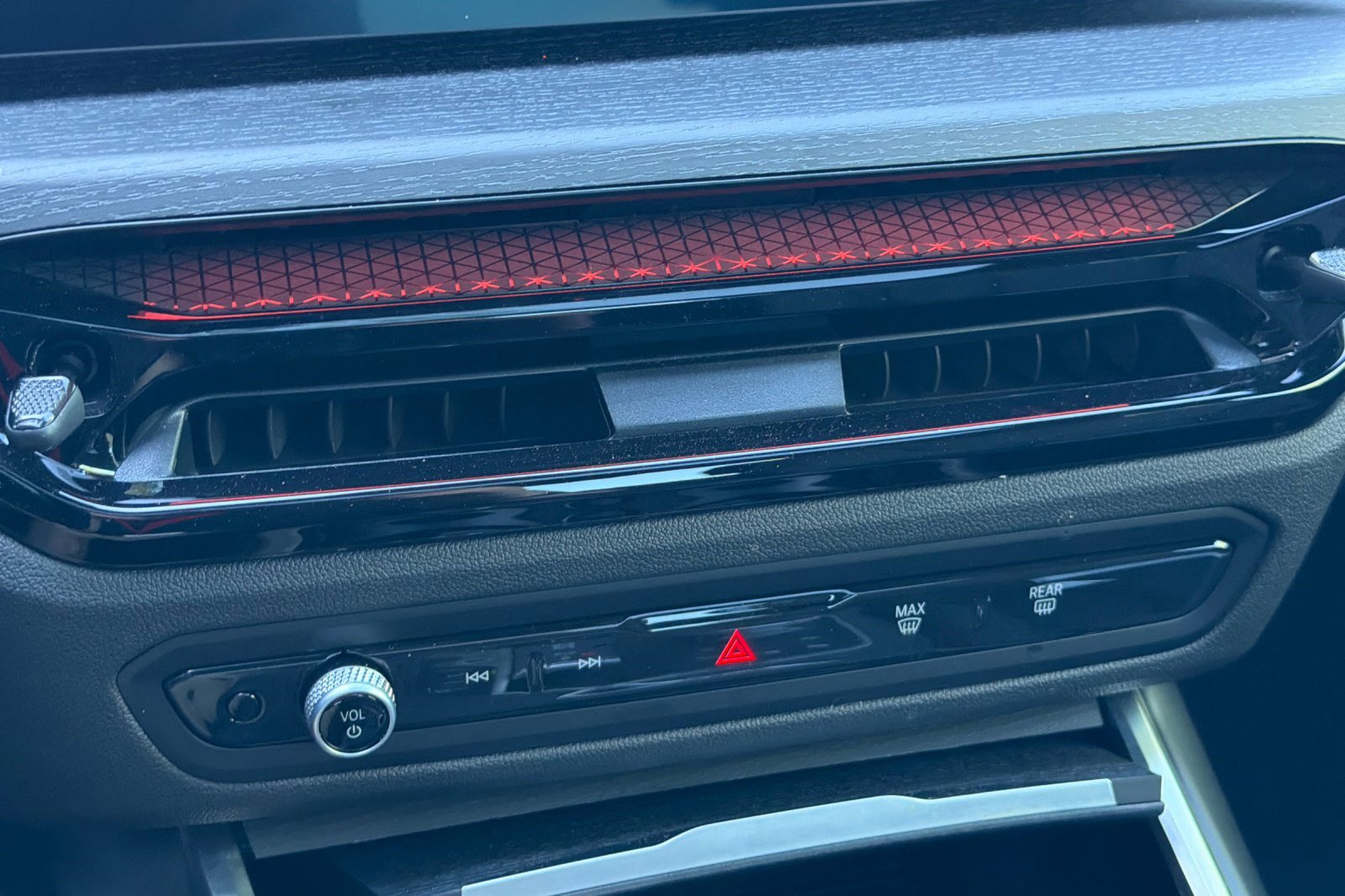 Used 2025 BMW 230i Coupe image 27