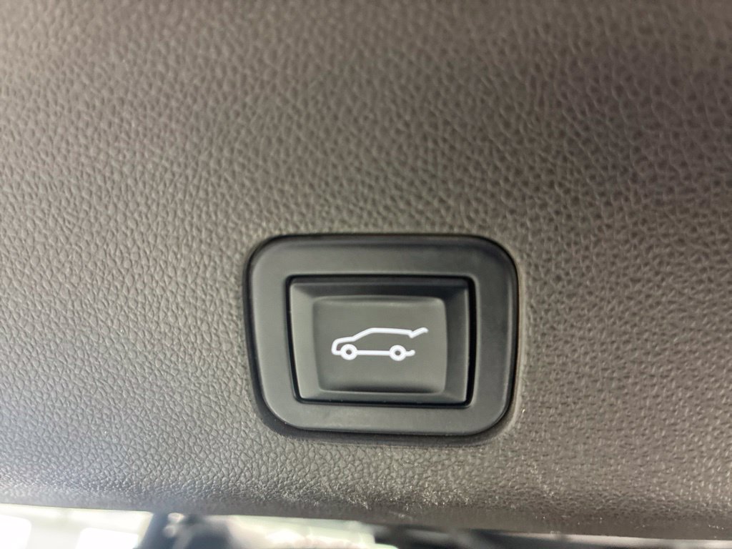 Used 2022 GMC Yukon Denali w/ Denali Premium Package AWD/4WD image 41
