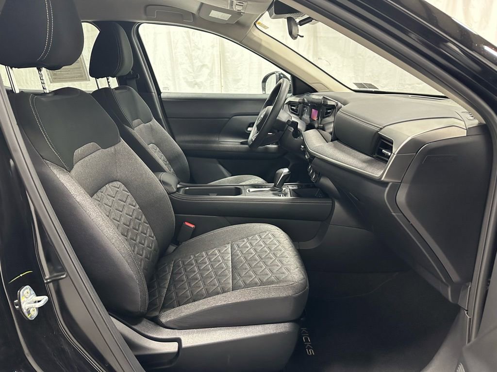 Used 2025 Nissan Kicks SV AWD/4WD image 53
