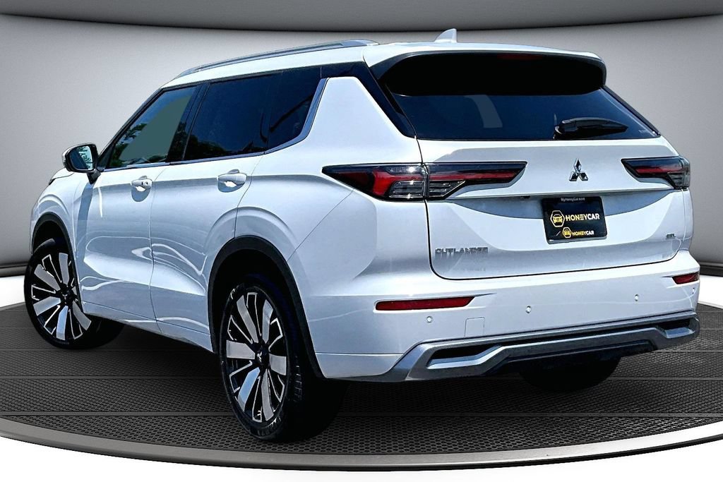 Used 2025 Mitsubishi Outlander SEL AWD/4WD image 4