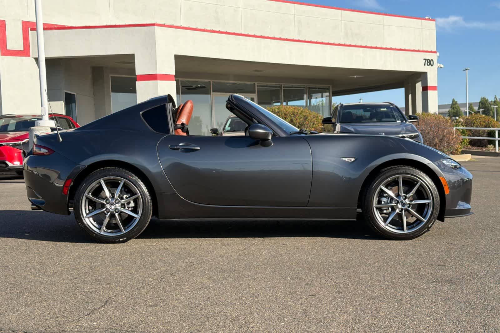 Used 2022 MAZDA MX-5 Miata RF Grand Touring RWD image 7
