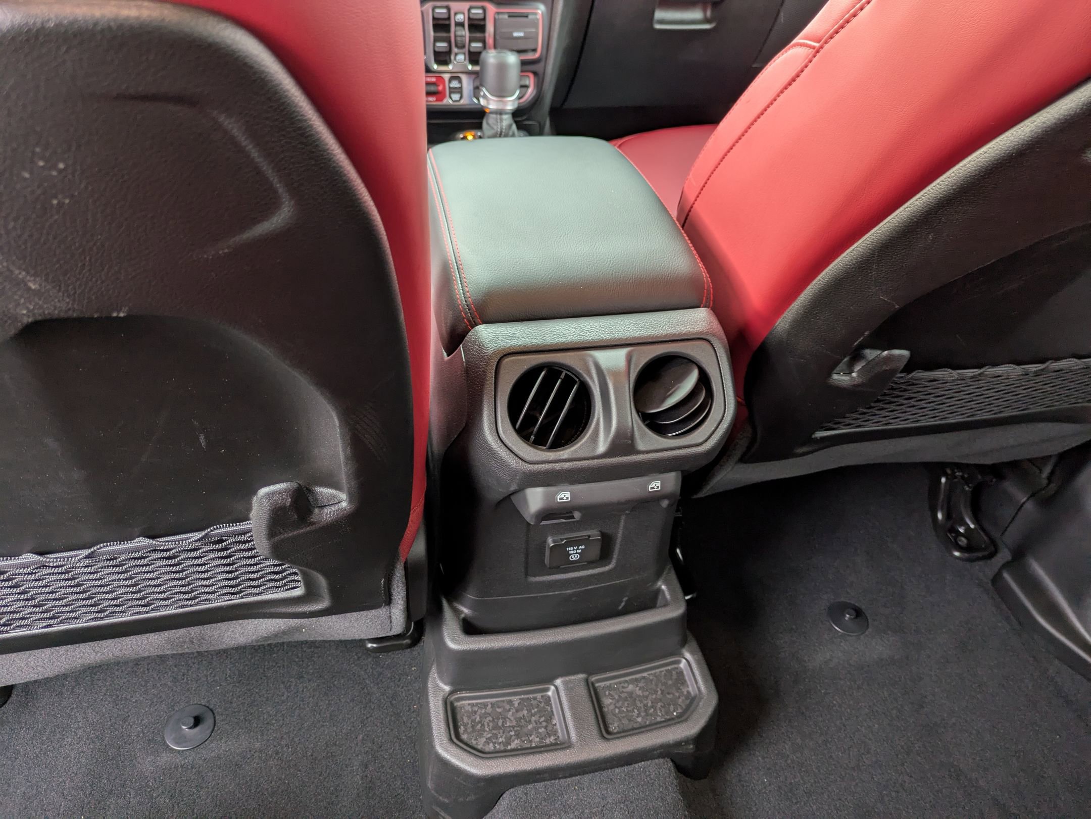 Used 2024 Jeep Wrangler Unlimited Rubicon 392 image 32