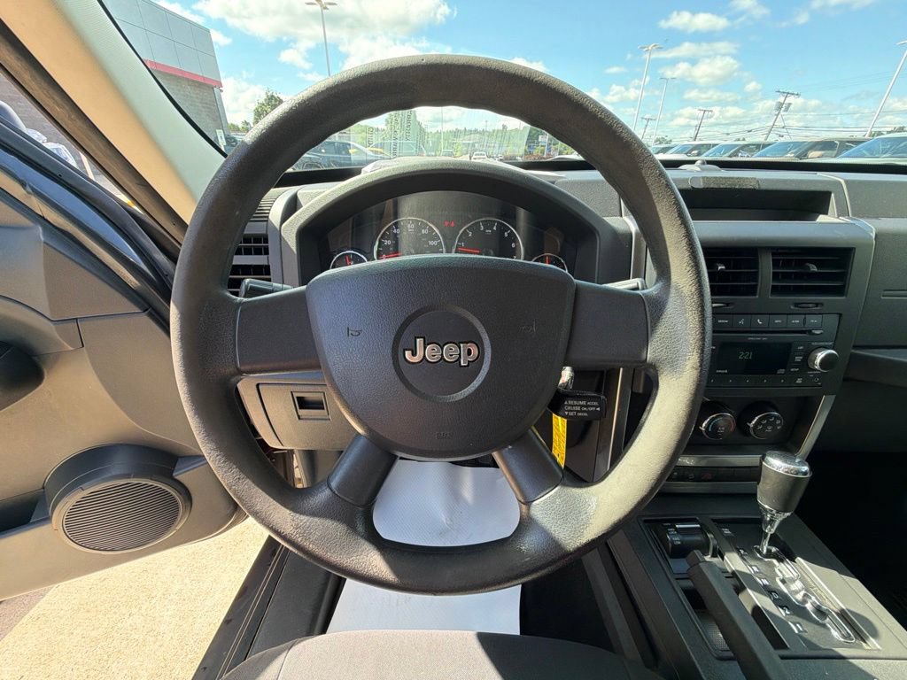 Used 2010 Jeep Liberty Sport w/ Popular Equipment Group AWD/4WD image 13