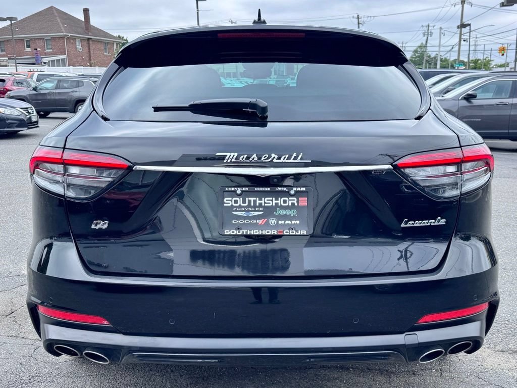 Used 2021 Maserati Levante AWD/4WD image 6