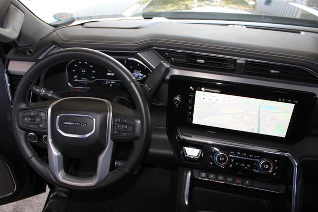 Used 2024 GMC Sierra 3500 Denali w/ Denali Reserve Package image 25