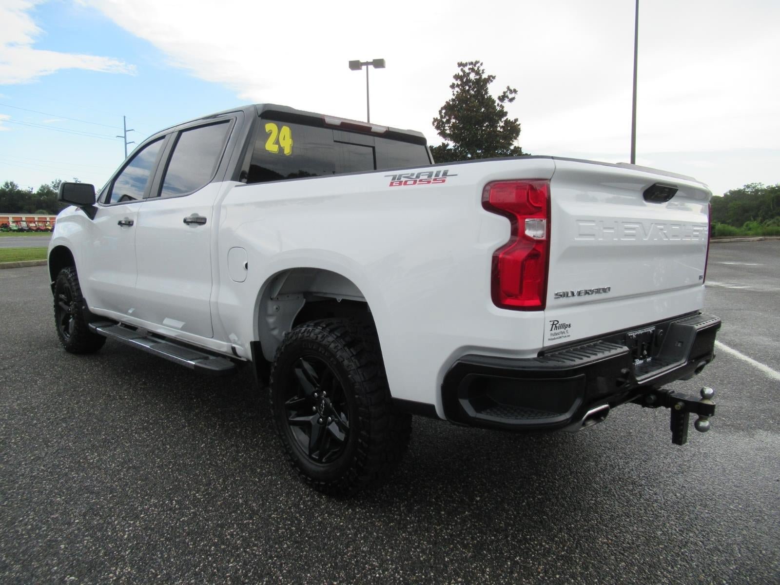 Used 2024 Chevrolet Silverado 1500 LT Trail Boss AWD/4WD image 5