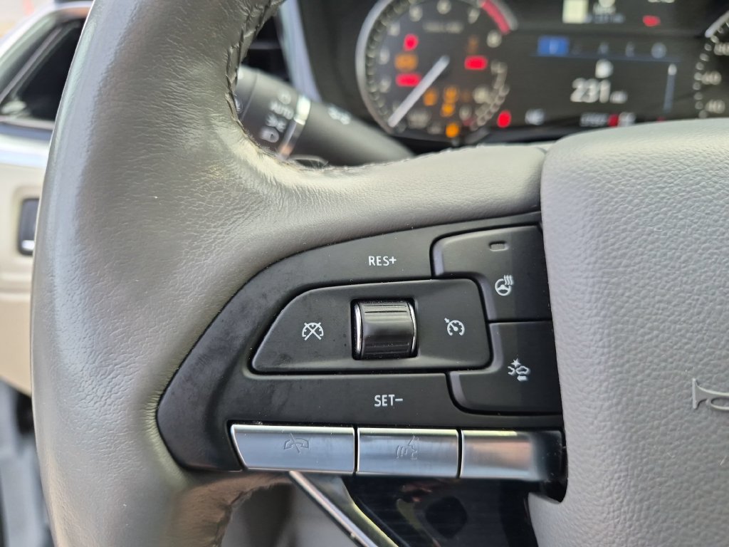 Certified 2025 Cadillac XT6 Premium Luxury w/ LPO, Floor Liner Package AWD/4WD image 15
