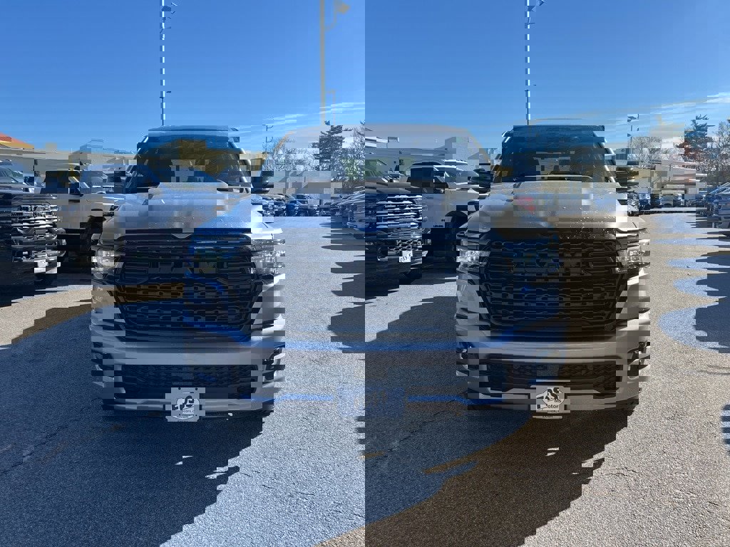 New 2026 RAM 1500 4x4 Crew Cab image 2