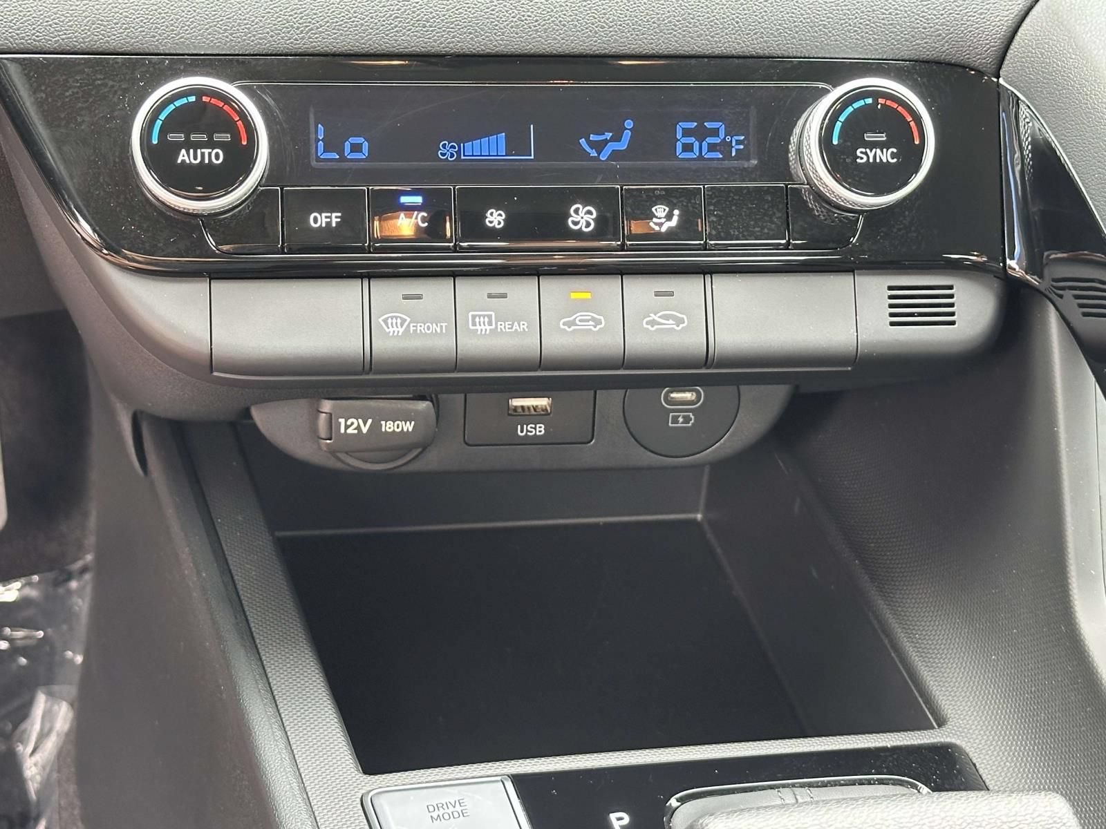 Used 2026 Hyundai Elantra Hybrid FWD image 12