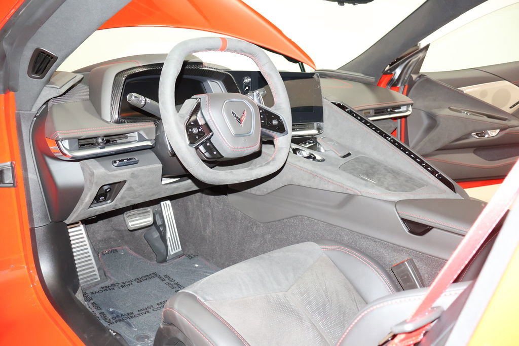 Used 2020 Chevrolet Corvette Stingray Premium Cpe w/ 3LT Preferred Equipment Group image 43