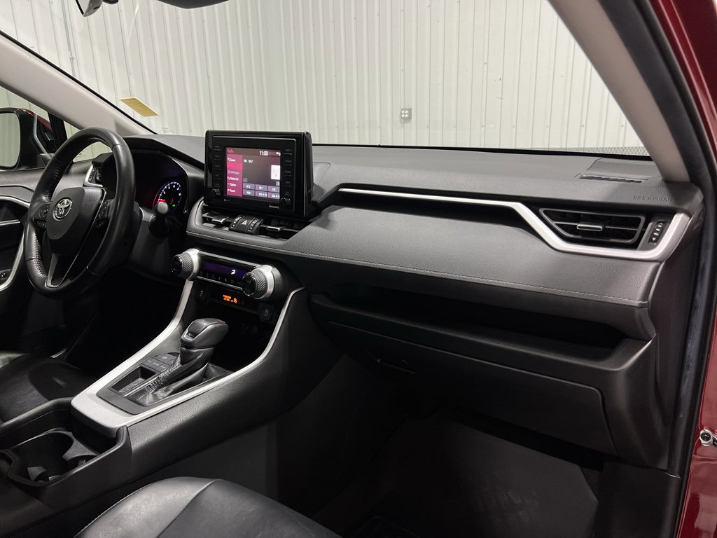 Used 2020 Toyota RAV4 XLE Premium image 27