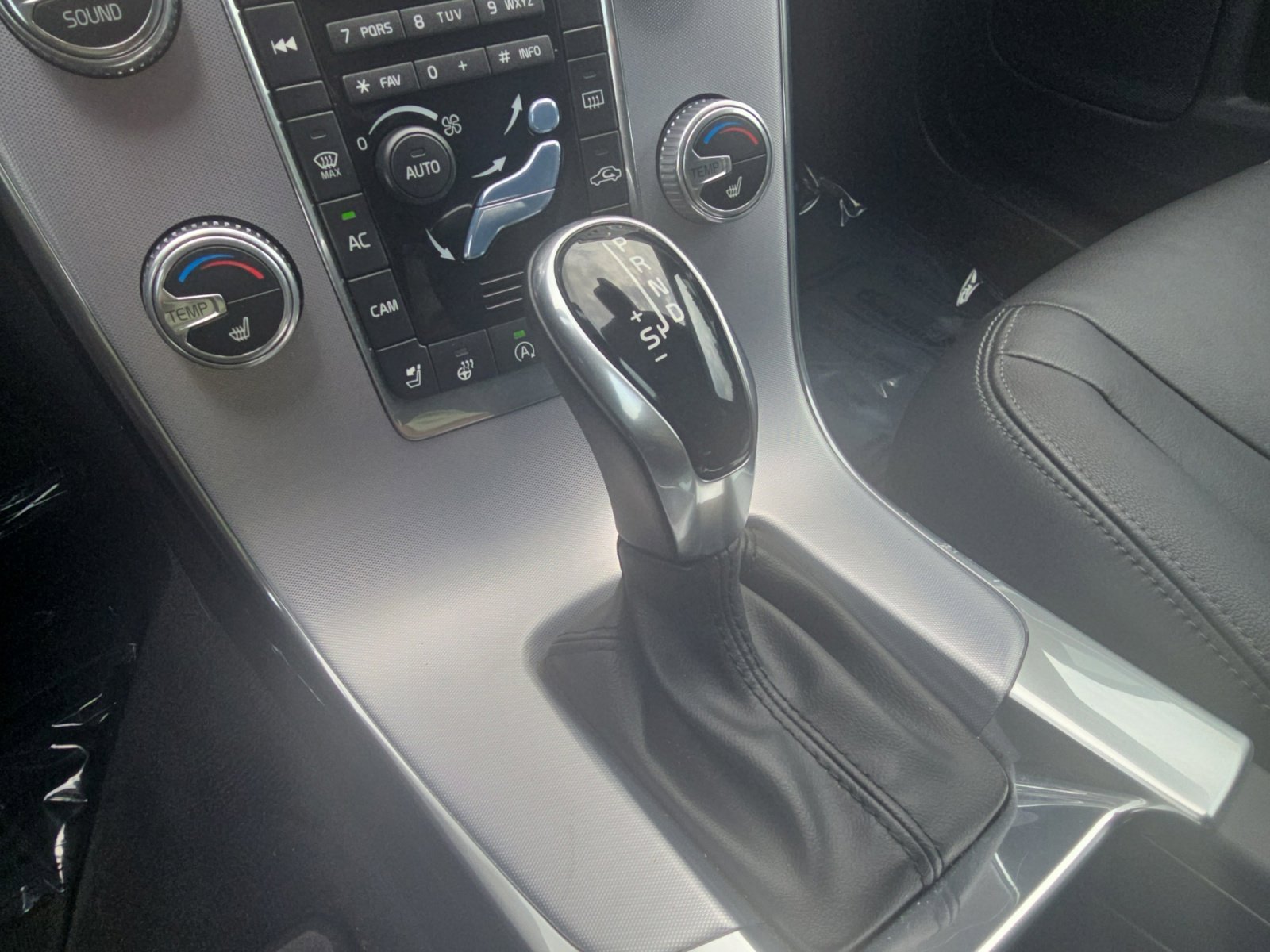 Used 2018 Volvo V60 T5 Cross Country w/ Convenience Package AWD/4WD image 22