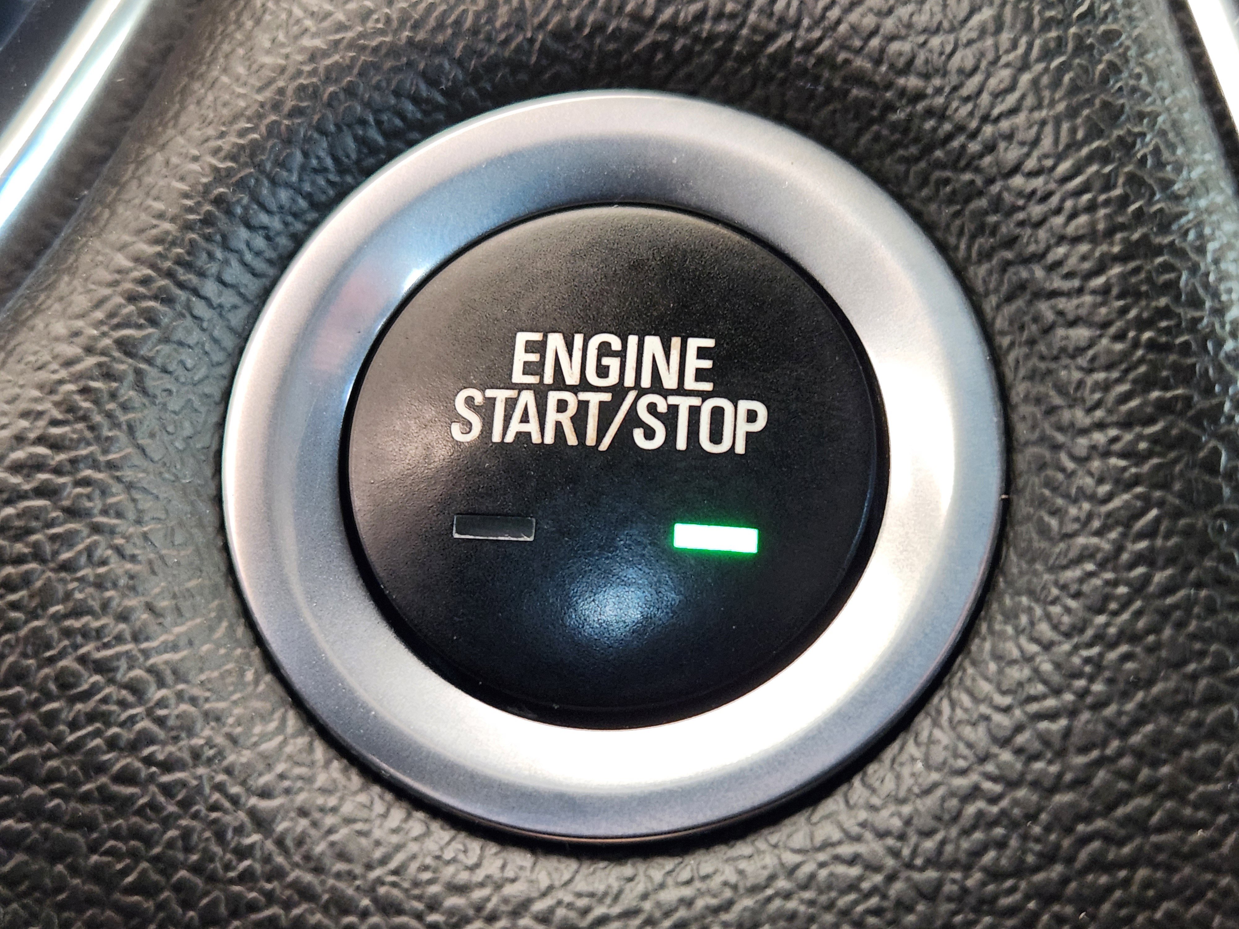 Used 2023 Chevrolet Traverse RS FWD image 22