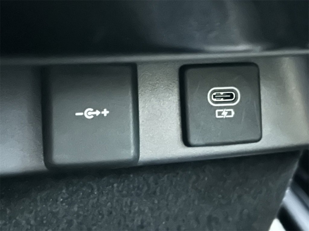 Used 2024 Land Rover Range Rover Sport SE image 27