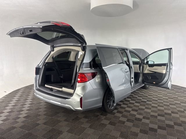 Certified 2026 Honda Odyssey Touring image 19